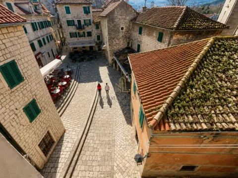 Prodaja, dvosoban stan, 84m², Stari Grad Kotor, Kotor - image 13