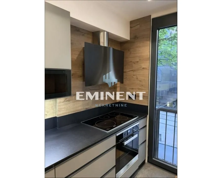 Izdavanje, trosoban stan, 93m², Stari Grad, Beograd