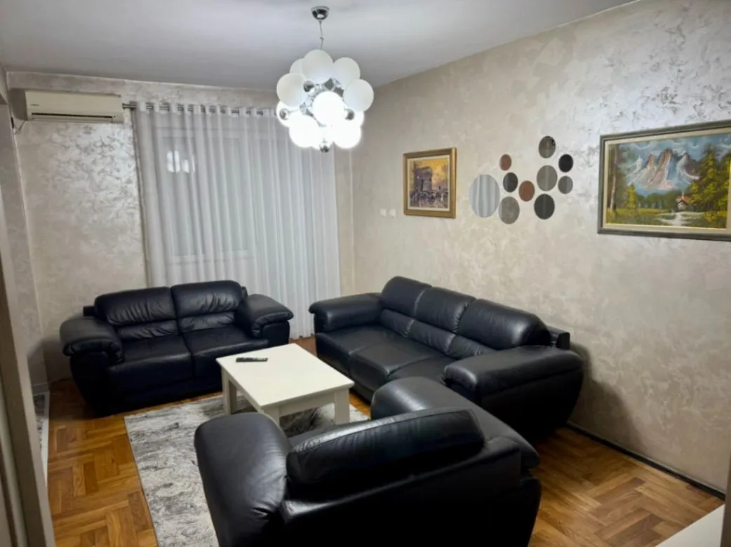 Izdavanje, dvosoban stan, 80m², Stari Aerodrom, Podgorica