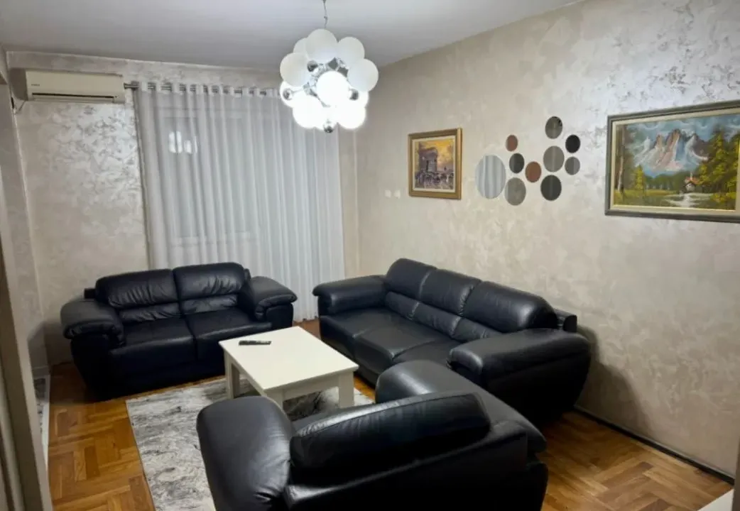 Izdavanje, dvosoban stan, 80m², Stari Aerodrom, Podgorica