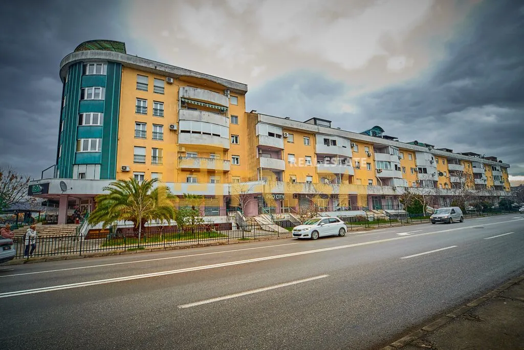 Prodaja, poslovni prostor, 57m², Krivi Most, Podgorica