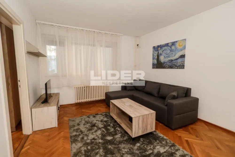 Prodaja, jednosoban stan, 43m², Čubura, Beograd
