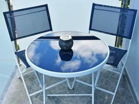 Izdavanje, dvosoban stan, 75m², Kalimanj, Tivat - image 9