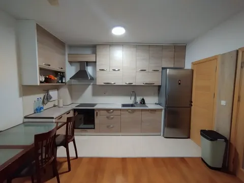 Izdavanje, stan, 100m², Blok 6, Podgorica - image 8