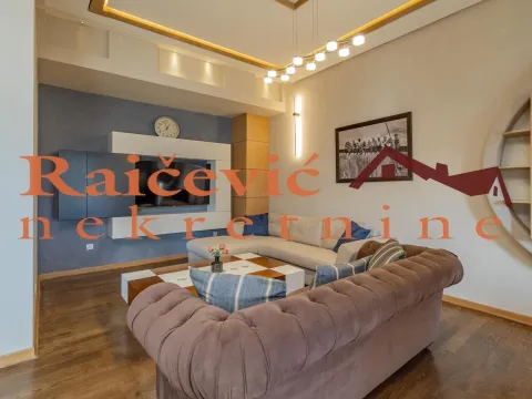 Rent, three bedroom apartment, 120m², Kalenić Pijaca, Vračar Sve Podlokacije - image 2