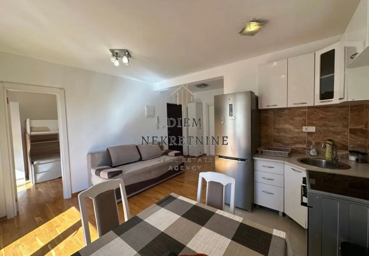 Izdavanje, dvosoban stan, 53m², Igalo, Herceg Novi
