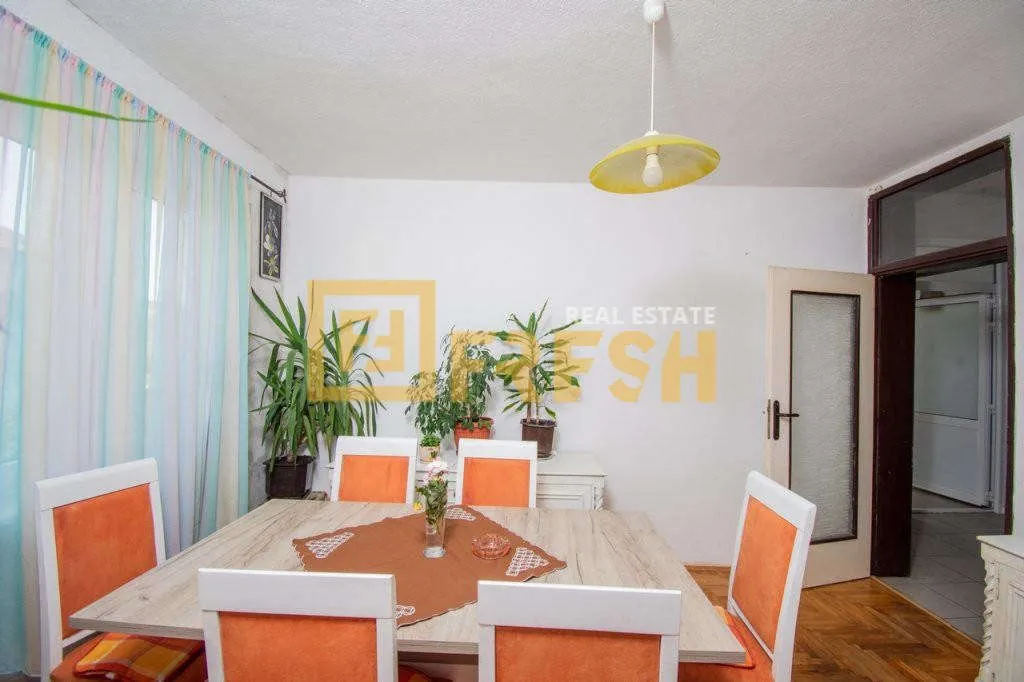 Prodaja, kuća, 356m², Murtovina, Podgorica
