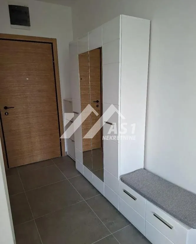 Izdavanje, jednosoban stan, 29m², Avijatičarsko naselje, Novi Sad Sve Podlokacije