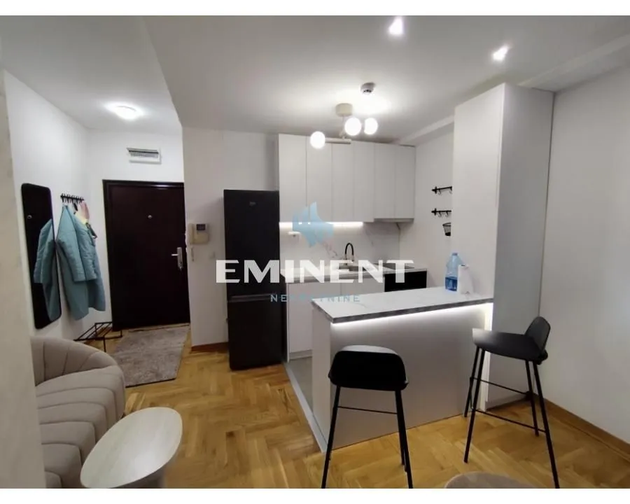 Izdavanje, stan, 31m², Đeram Pijaca, Beograd