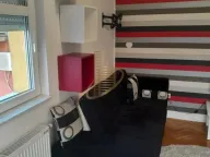 Izdavanje, četvorosoban stan, 120m², Centar, Novi Sad - image 10