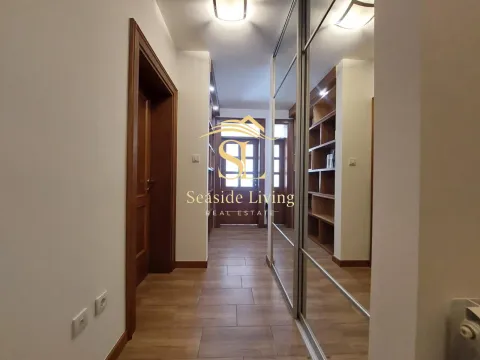 Izdavanje, trosoban stan, 130m², Dobrota, Kotor - image 12