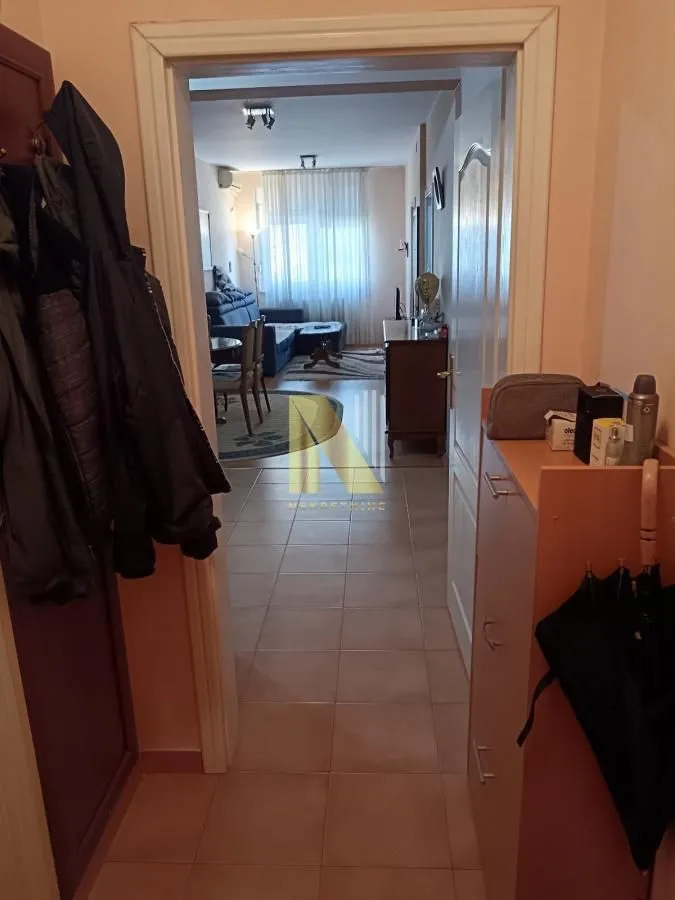 Izdavanje, trosoban stan, 58m², Bulevar Oslobodjenja, Novi Sad Sve Podlokacije