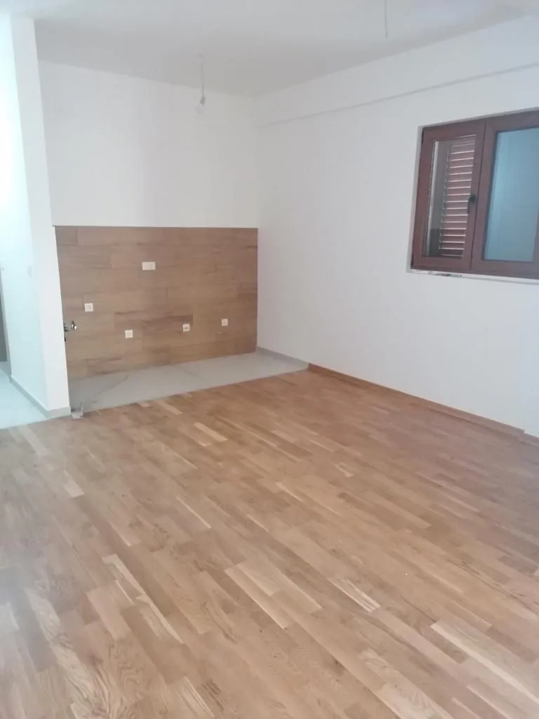 Prodaja, trosoban stan, 69m², Tivat, Crna Gora