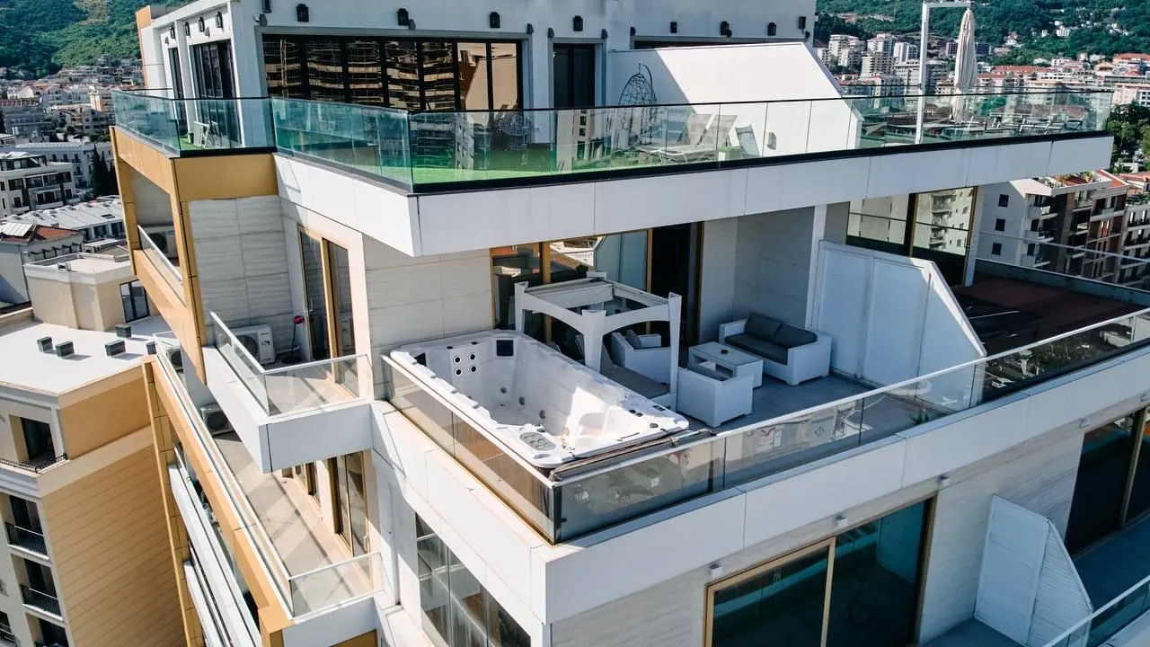 Daily-rent, two bedroom apartment, 130m², Centar, Budva