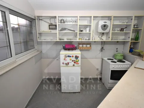 Sale, house, 370m², Zabjelo, Podgorica - image 16