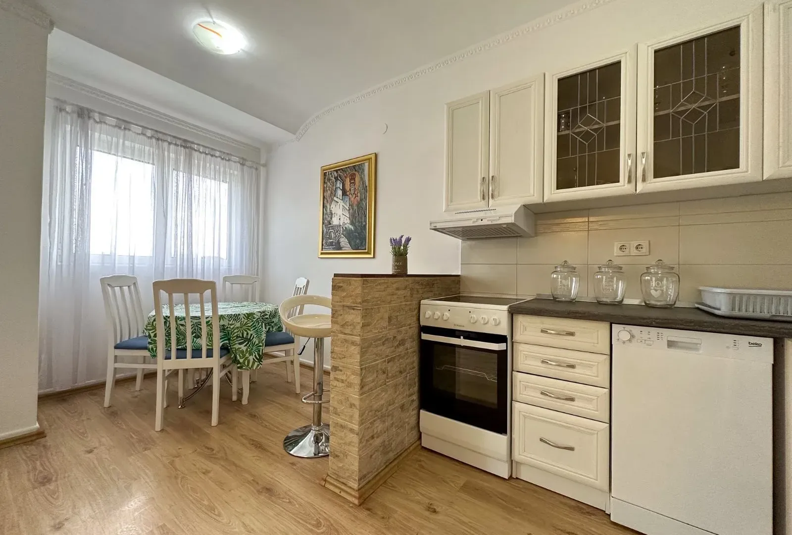 Rent, one bedroom apartment, 65m², Centar, Tivat