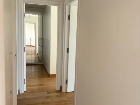 Izdavanje, trosoban stan, 92m², Savski Venac, Beograd - image 16