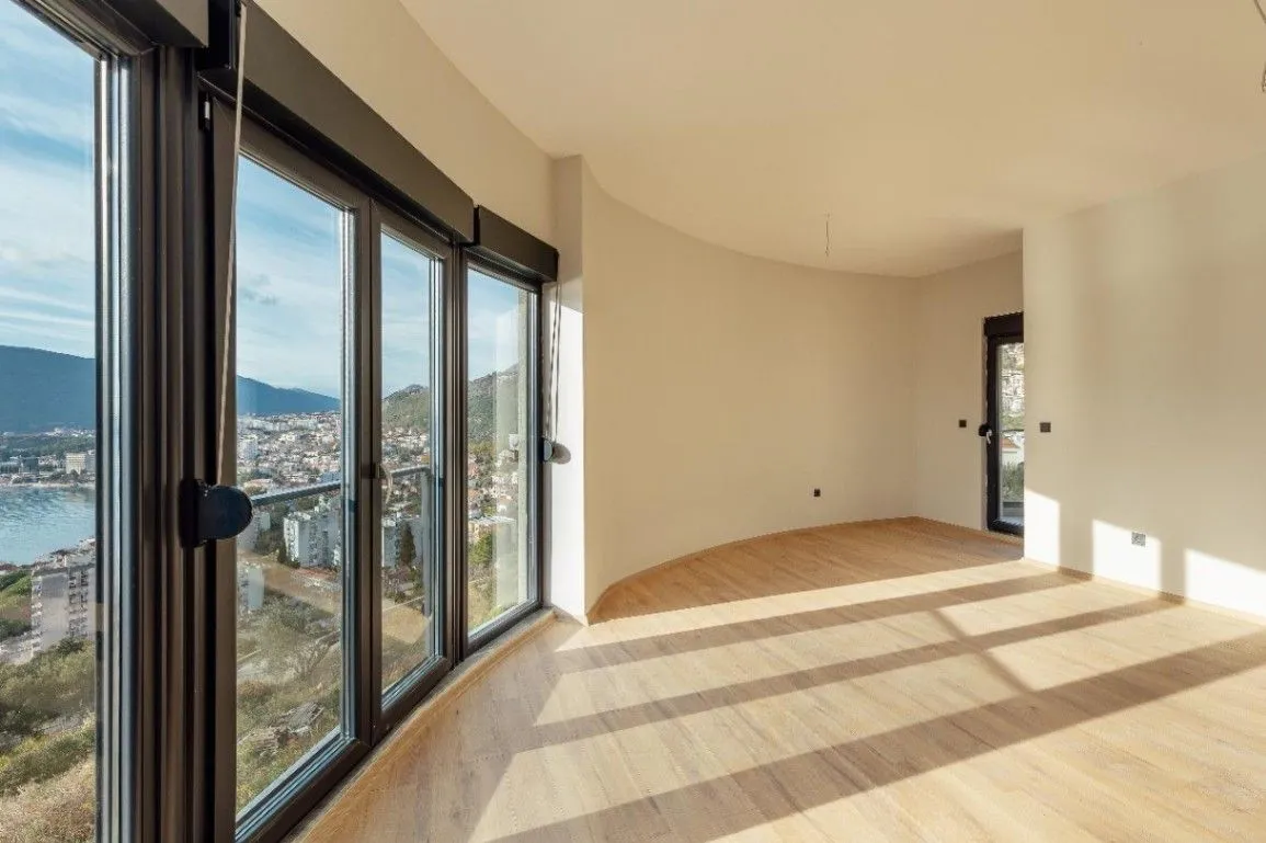 Prodaja, trosoban stan, 121m², Topla, Herceg Novi