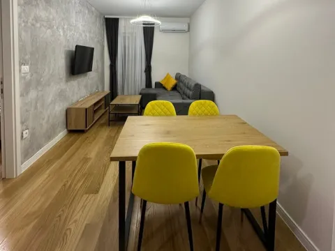 Izdavanje, stan, 40m², Central Point, Podgorica
