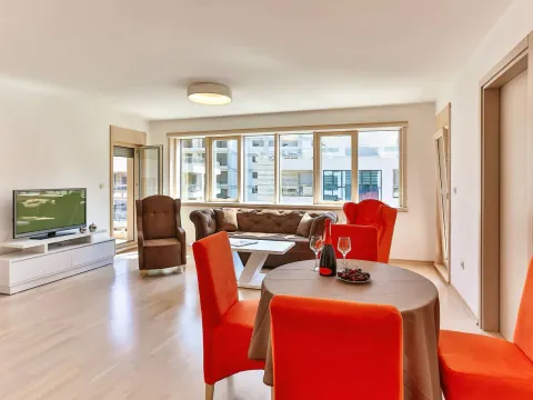 Rent, two bedroom apartment, 75m², Centar, Budva - image 7