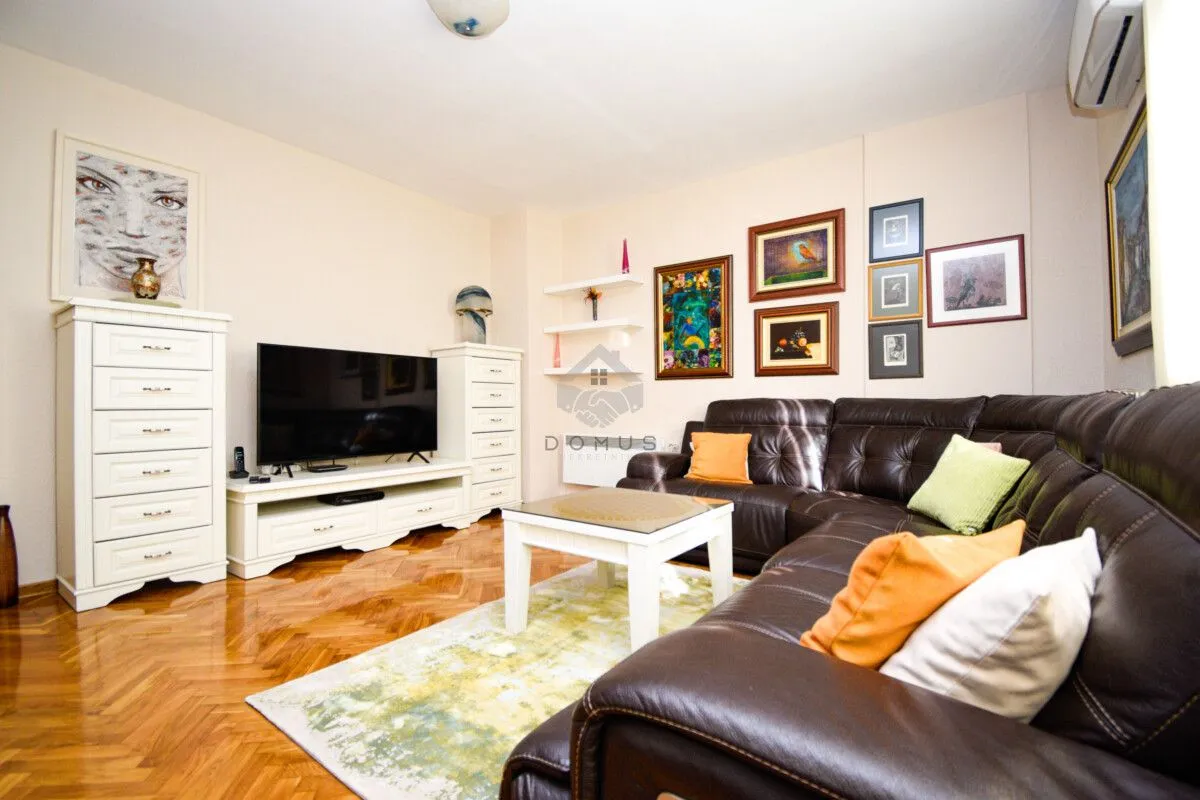 Rent, three bedroom apartment, 100m², Blok 6, Podgorica