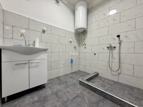 Sale, three bedroom apartment, 70m², Dom zdravlja, Niš - image 11