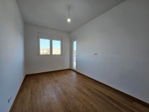 Sale, two bedroom apartment, 71m², New City, Podgorica - image 9