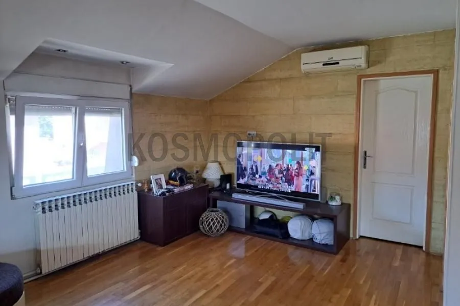 Prodaja, kuća, 130m², Mali Mokri Lug, Zvezdara Sve Podlokacije