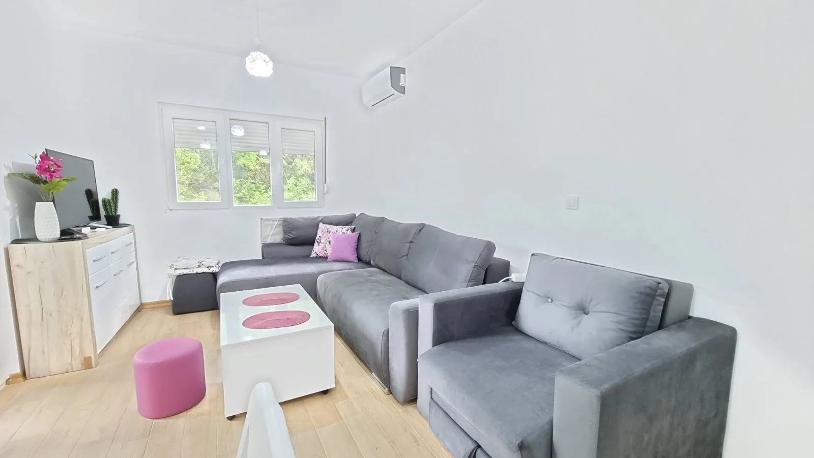 Izdavanje, garsonjera, 30m², Budva, Crna Gora
