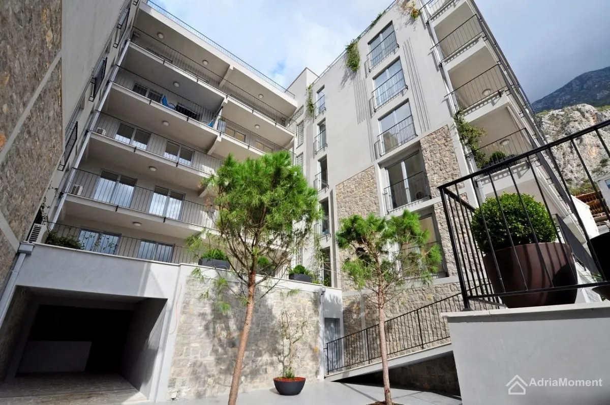 Prodaja, jednosoban stan, 52m², Dobrota, Kotor