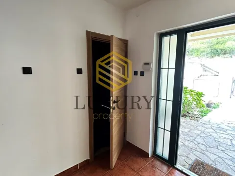 Izdavanje, kuća, 280m², Centar, Podgorica - image 6