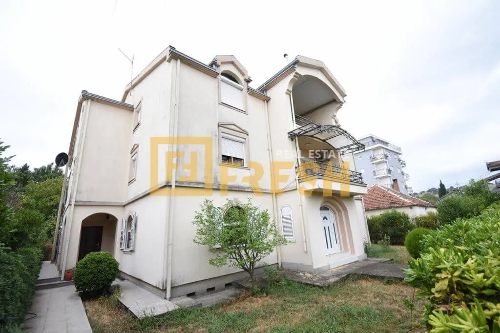 Sale, house, 600m², Zagorič, Podgorica