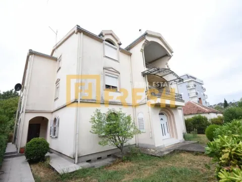 Sale, house, 600m², Zagorič, Podgorica