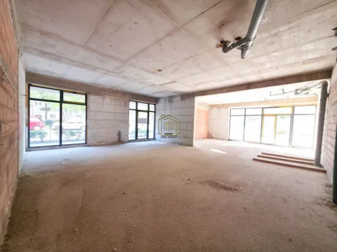 Izdavanje, poslovni prostor, 282m², Stari Aerodrom, Podgorica - image 10
