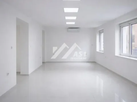 Izdavanje, poslovni prostor, 240m², Sajam, Novi Sad Sve Podlokacije - image 3