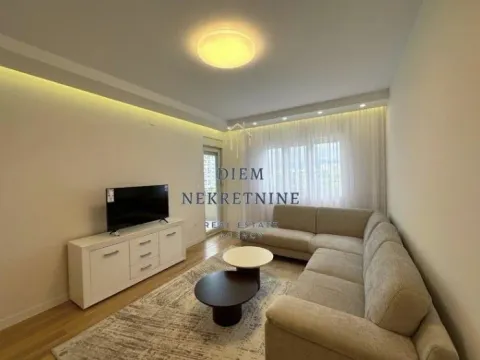 Izdavanje, dvosoban stan, 72m², Central Point, Podgorica - image 13