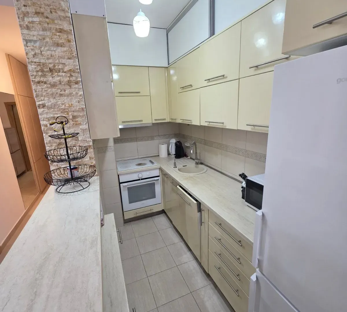 Izdavanje, dvosoban stan, 60m², Budva okolina, Budva