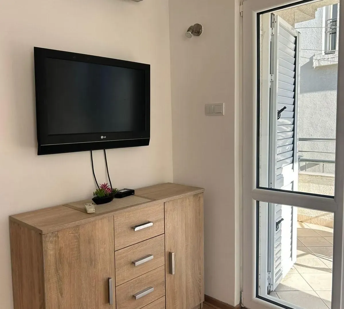 Rent, one bedroom apartment, 45m², Centar, Tivat