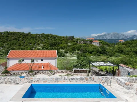 Izdavanje, kuća, 80m², Đuraševići, Tivat - image 5