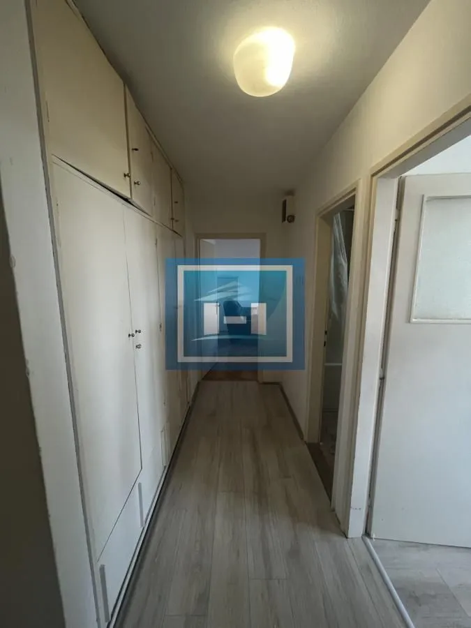 Prodaja, dvosoban stan, 60m², Kajsijar, Jagodina