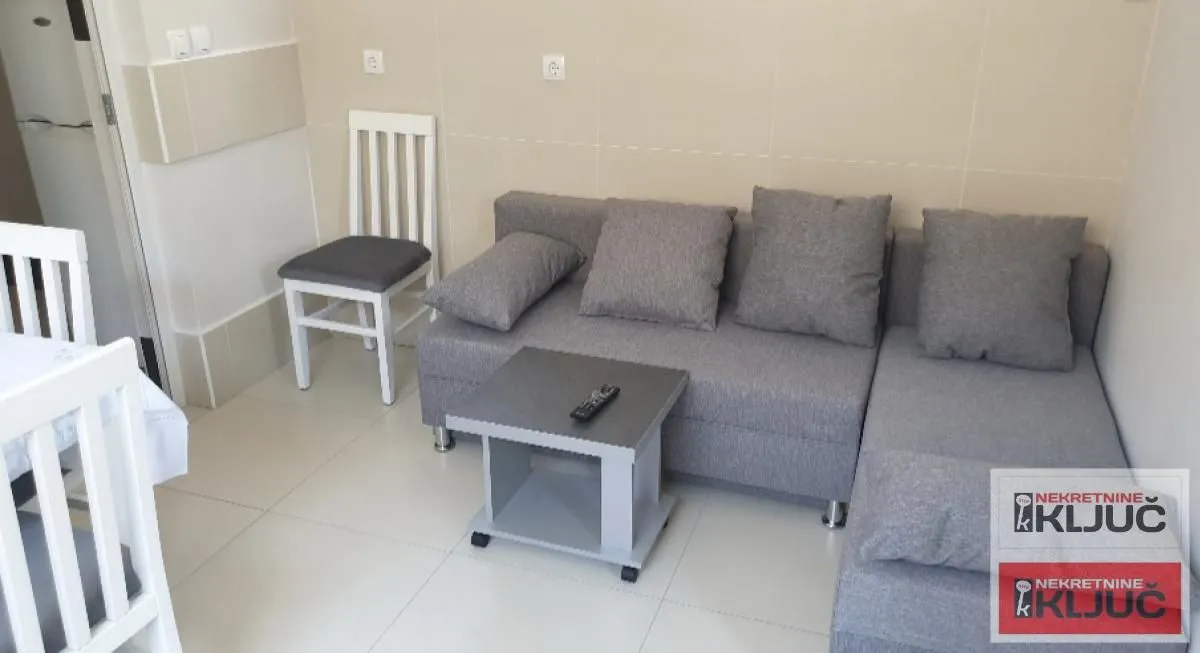 Izdavanje, jednosoban stan, 50m², Petrovaradin, Novi Sad