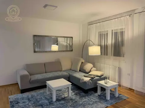 Izdavanje, stan, 100m², Centar, Novi Sad - image 1