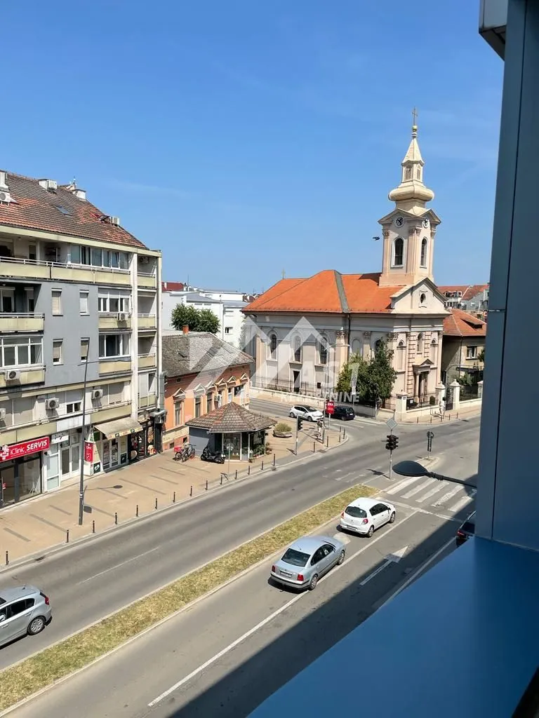 Izdavanje, dvosoban stan, 52m², Centar, Novi Sad