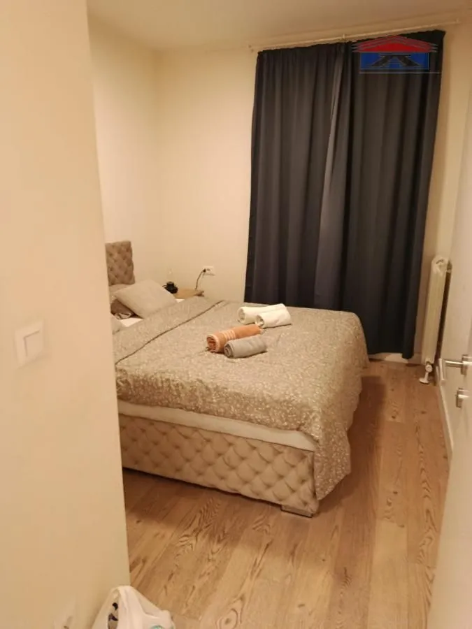 Rent, two bedroom apartment, 75m², Savski Venac, Beograd