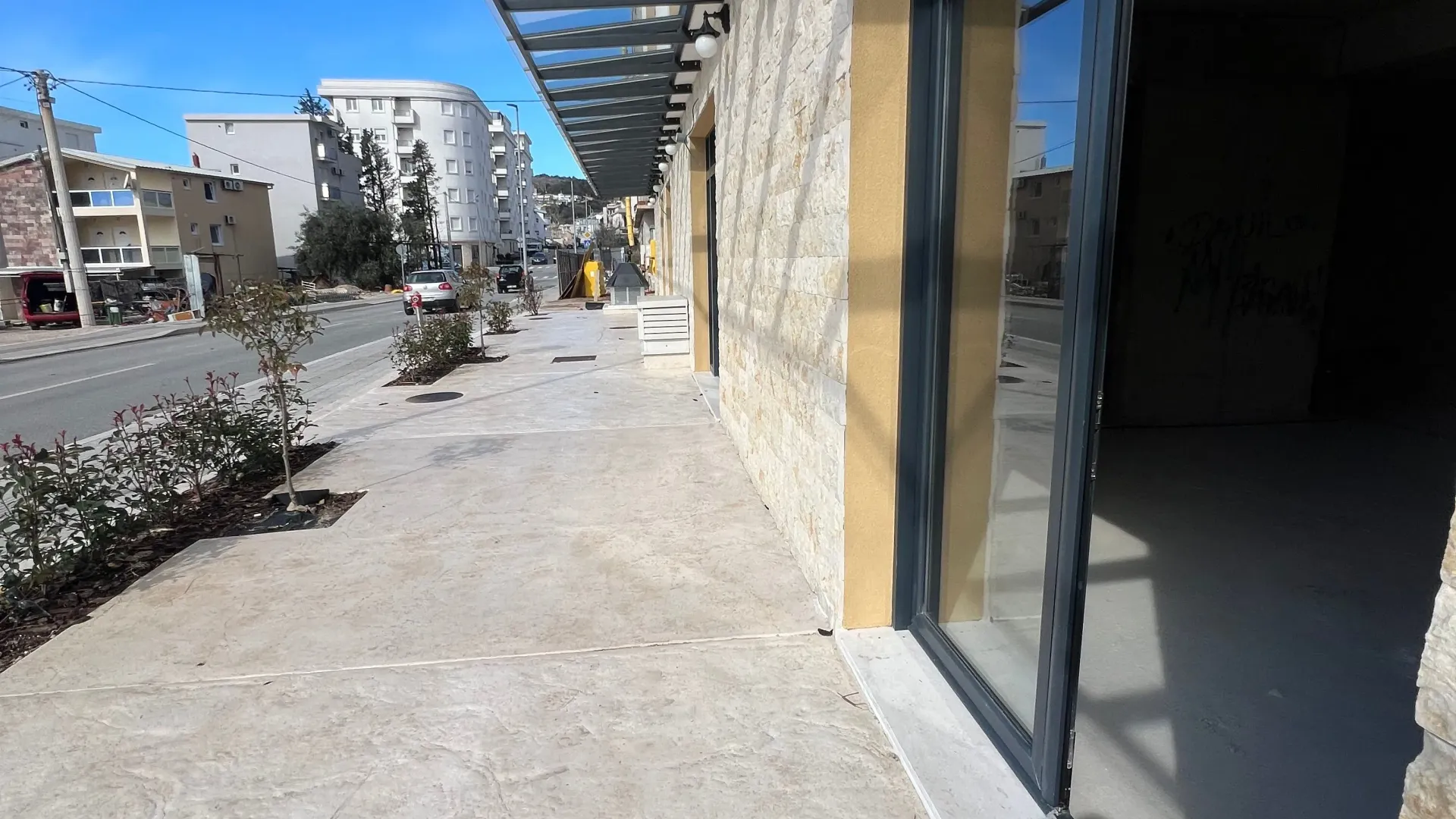 Rent, office space, 76m², Šušanj, Bar