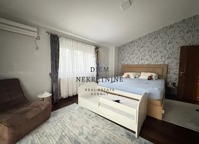 Rent, house, 175m², Podgorica, Crna Gora