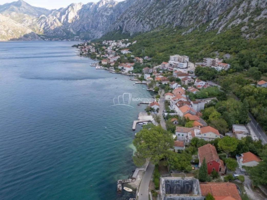 Prodaja, kuća, 170m², Dobrota, Kotor