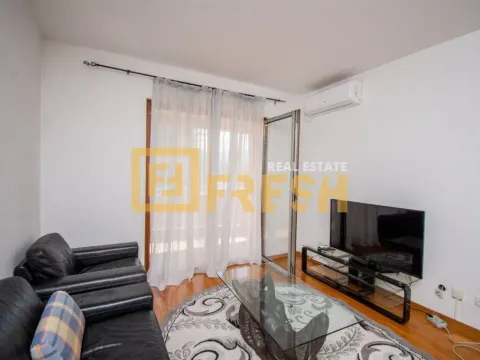 Izdavanje, dvosoban stan, 64m², Gorica C, Podgorica