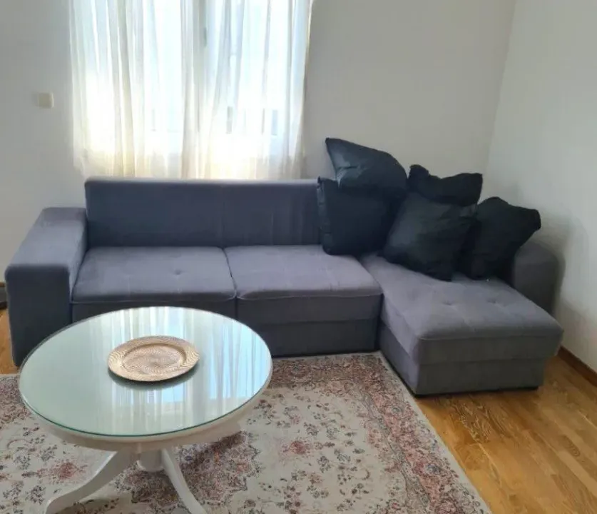 Izdavanje, dvosoban stan, 62m², Podgorica, Crna Gora