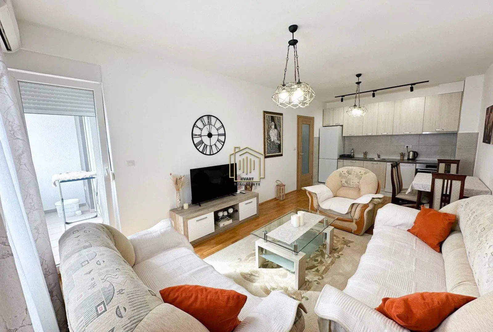 Izdavanje, dvosoban stan, 66m², Stari Aerodrom, Podgorica